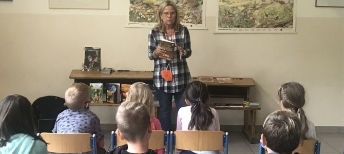 Buchautorin Susanne Knauss ist zu Gast in unserer Schule